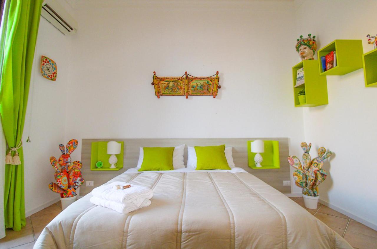 The Palace B&B And Apartments Santo Stefano di Camastra Eksteriør bilde