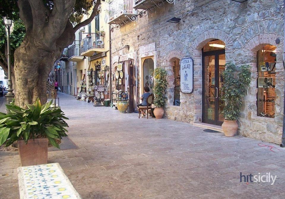 The Palace B&B And Apartments Santo Stefano di Camastra Eksteriør bilde
