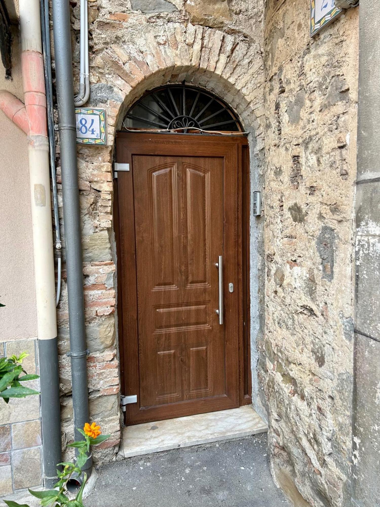 The Palace B&B And Apartments Santo Stefano di Camastra Eksteriør bilde