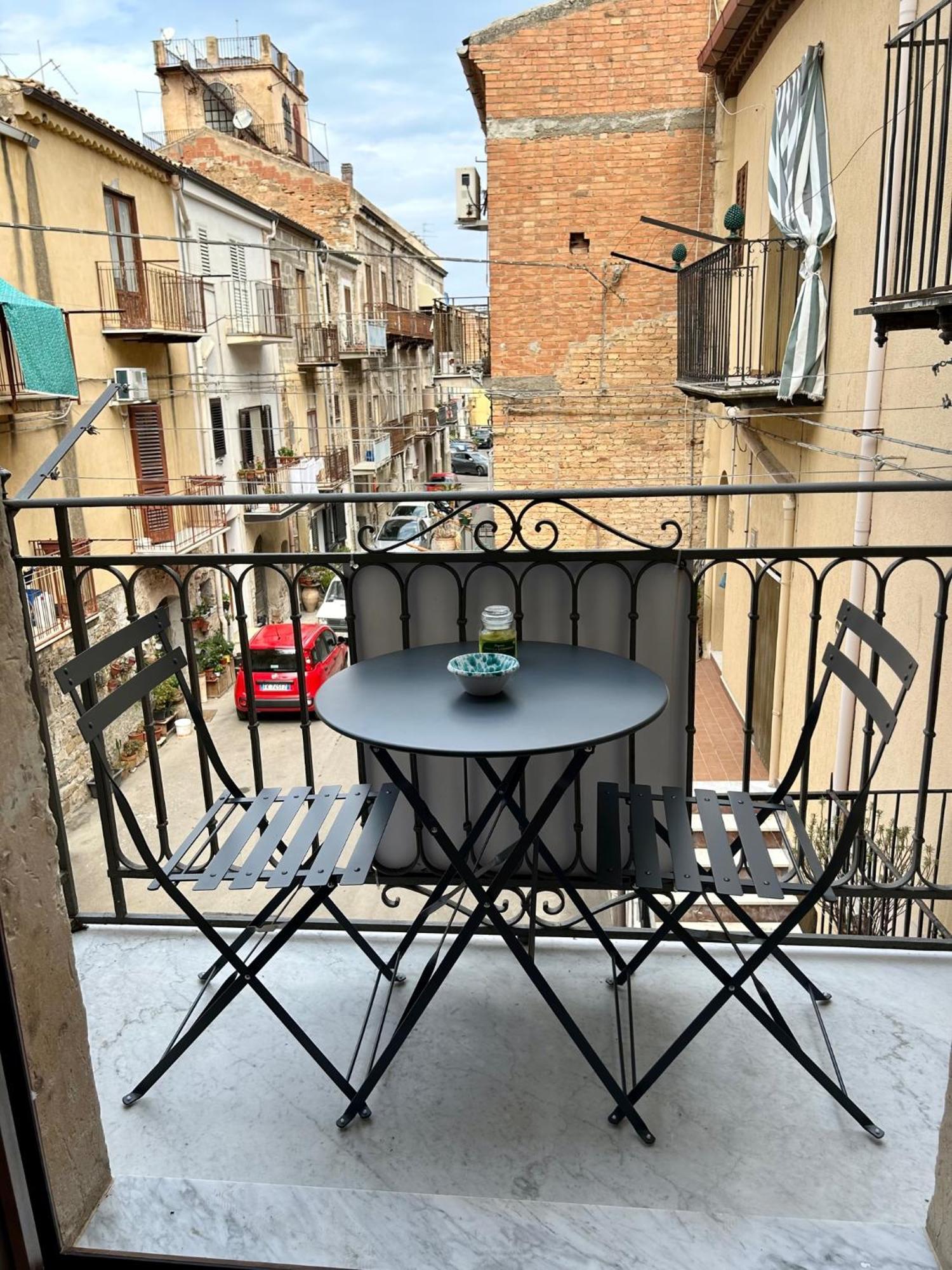 The Palace B&B And Apartments Santo Stefano di Camastra Eksteriør bilde