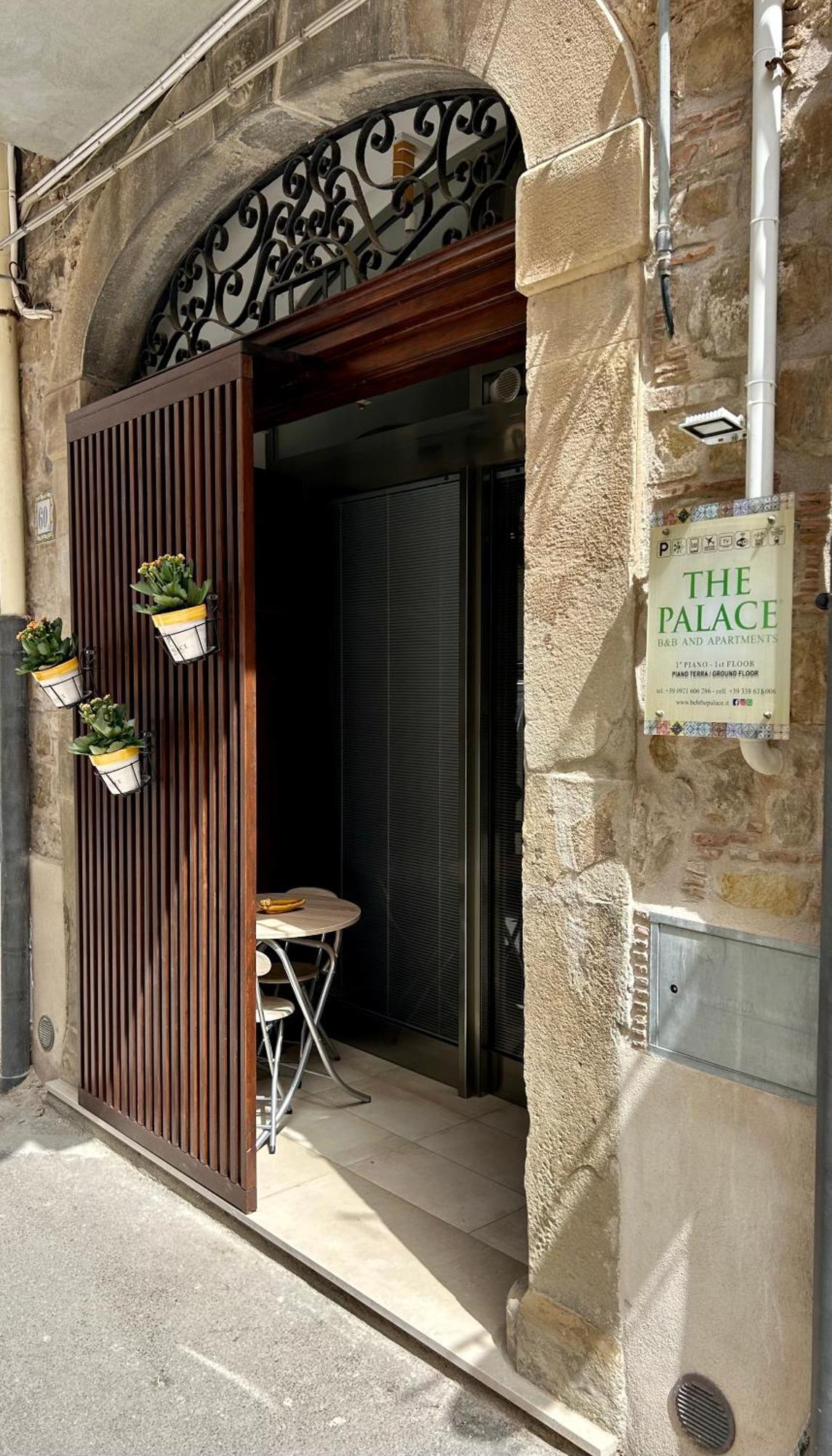 The Palace B&B And Apartments Santo Stefano di Camastra Eksteriør bilde