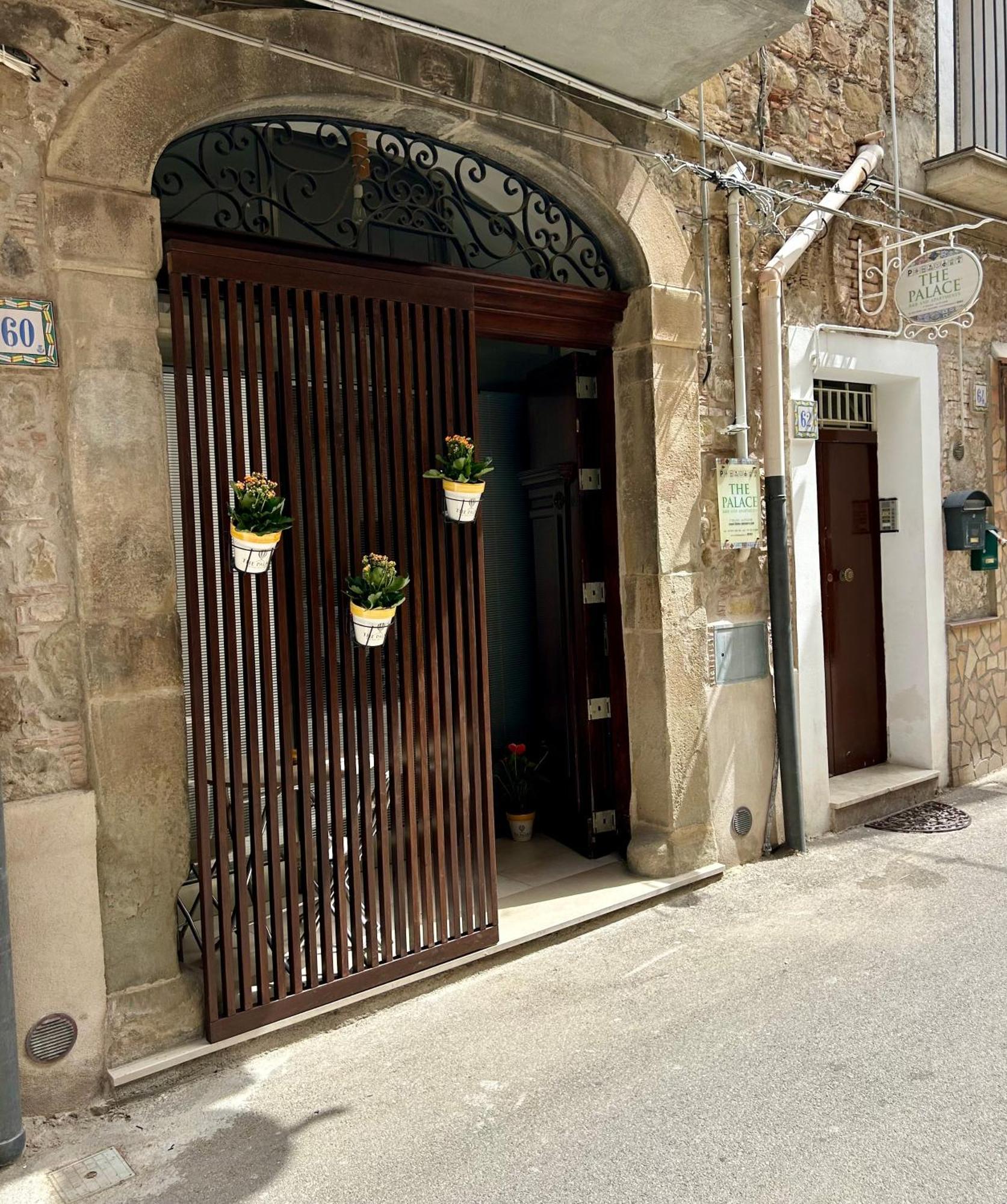 The Palace B&B And Apartments Santo Stefano di Camastra Eksteriør bilde