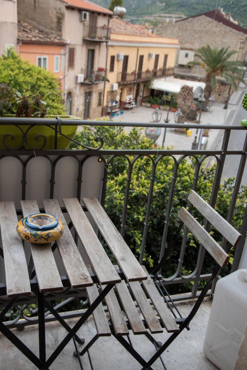 The Palace B&B And Apartments Santo Stefano di Camastra Eksteriør bilde